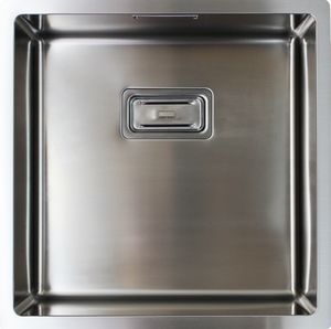 BERNUS Küchentechnik nerezový drez "BERNUS VENIXX BA40", štvorcový, 44/44 cm, 3 v 1 vhodný na plytkú inštaláciu, zapustenú montáž a podomietkovú montáž, obdĺžnikový odtok a ventil v dizajne zladenom so skrytým prepadom