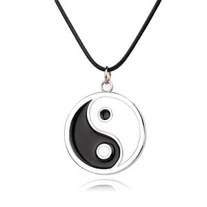 INF Halskette mit Yin-Yang-Anhänger Schwarz/weiß