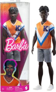 Mattel HPF79 Barbie Fashionitas Ken Puppe Sport Outfit Shorts Shirt weiße Sneaker geflochtene Haare schwarz für Kinder