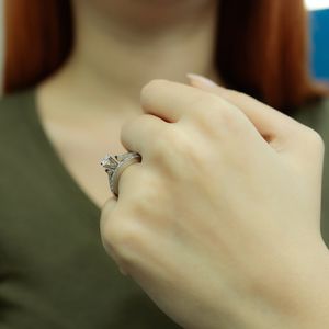 0,69 Carat Diamantring Solitär Meisterstück 14 Karat Weißgold