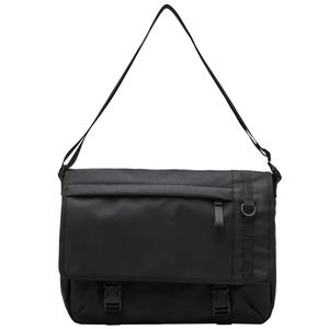 s.Oliver Messenger Bag Umhängetasche Schultertasche Shoulderbag 2064244 s.Oliver Messenger Bag Umhängetasche Schultertasche Shoulderbag 2064244