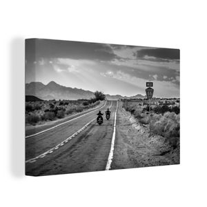 OneMillionCanvasses® - Leinwandbilder - 120x80 cm, Zwei Motorräder fahren auf der Route 66 - schwarz und weiß, Wandbilder Kunstdruck Wanddekoration - Wanddekorationen - Wohnzimmer
