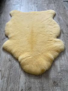 XL Schaffell Lammfell Teppich Naturprodukt pflanzlich gegerbt Naturweiß 101-120 cm Echtfell Fellteppich