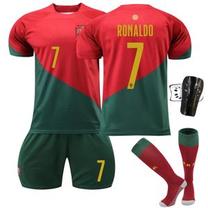 Portugal Weltmeisterschaft home Fußballtrikot Set Nr. 7 Ronaldo mit Stutzen und Schienbeinschützern Größe 26