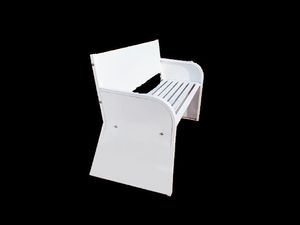 Bílá galvanicky pozinkovaná ocelová lavička