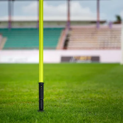 Produktbild von YZNAHRE Slalomstangen Fussball Trainingszubehör 6tlg 1,5m Slalom Agility Stangen Set mit Stahlspitzen und Tragetasche, Federbelastete Traingsstangen für Fußball Training Fitness Sport