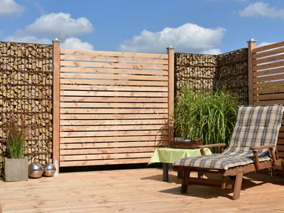Produktbild von OSMO Naturbelassen 180 cm Sichtschutzzaun Rhombus, Europäische Lärche Rustikal, Zaunelement Lamellenstil, Langlebig Witterungsbeständig, Guter Sichtschutz Stabile Verarbeitung