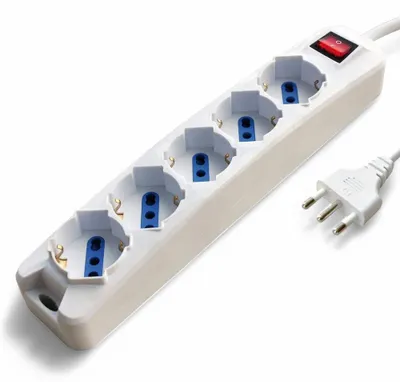 Obrázek produktu pro 5-zásuvková prodlužovací šňůra se zástrčkami Schuko a přepínačem, zástrčka 16 A, kabel 1,5 m, bílá, ideální pro domácnost i kancelář