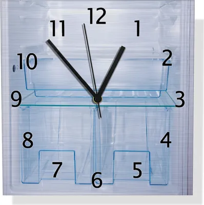 Produktbild von Wallario Design Wanduhr Leerer Kühlschrank - offene Leere ohne Inhalt aus Aluverbund, Größe 30 x 30 cm