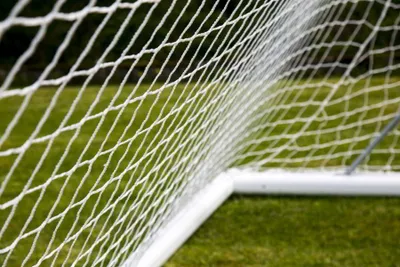 Produktbild von POWERSHOT® Fußballtornetz - Hallenfußball / FUTSAL - Tornetz 3 x 2 m - Weiß - 2mm stark - KNOTENLOS