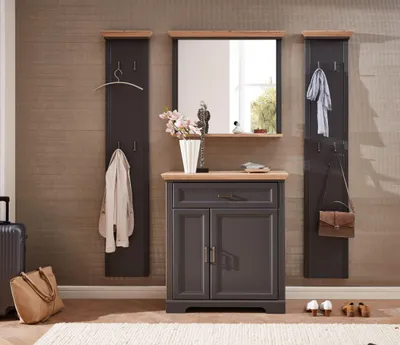Garderobenset JASMIN GH81 in Graphit mit zwei Wandpaneelen, Spiegel und Kommode, Gesamtansicht.