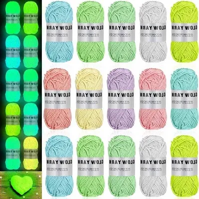 Productafbeelding van 15 rollen lichtgevend garen - Gloeiend brei- en haakgaren - DIY lichtgevend garen voor handwerk en naaien - Benodigdheden voor feestjes in het donker - Rol van 820 meter