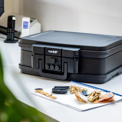 Imagen del producto de Caja ignífuga para documentos, formato DIN A4, con cerradura numérica, capacidad de 7,25 litros