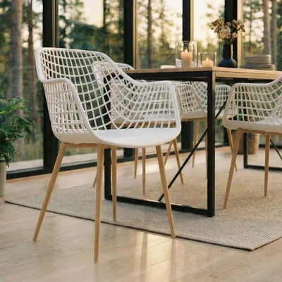 Produktbild von Gartenstühle LUCIA im 4er Set, Weiß/Eiche - Schalenstuhl mit Armlehne aus Kunststoff, Retro Design für Indoor & Outdoor geeignet, pflegeleicht und UV-beständig, Esszimmerstühle für 4 Personen