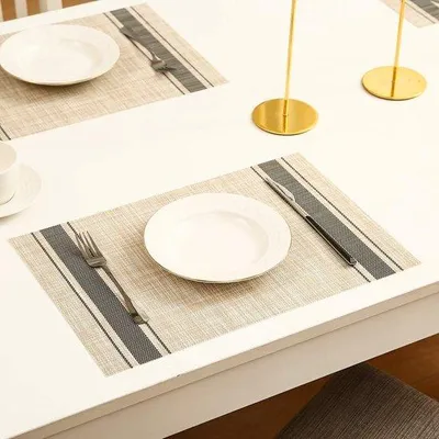 Produktbild von Famanu Platzset Set aus 8 rutschfesten, waschbaren PVC-Platzsets - hitzebeständig