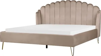 Produktbild von BELIANI Polsterbett Taupe Samtstoff Gesteppt mit Lattenrost 180x200 cm Hohes Kopfteil Muschelform Goldene Metallbeine Modern Schlafzimmer Doppelbett