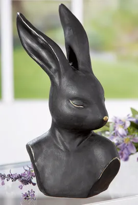 Produktbild von Gilde Figur, Hase, "Shy", Keramik, schwarz, VE 3, L. 11 cm, B. 17 cm, H. 29 cm Höhe: 29.00 cm Breite: 17.00 cm Tiefe: 11.00cm  58735