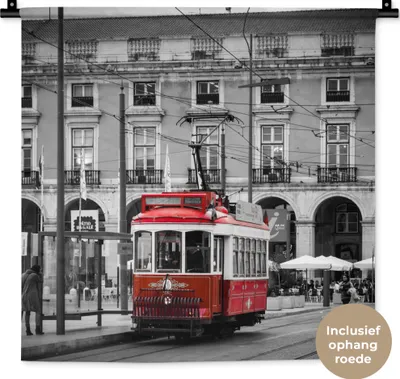 Produktbild von MuchoWow® Wandteppich Wandbehang Schwarz-Weiß-Foto mit einer roten Straßenbahn 60x60 cm Tapisserie Dekoration Wandtuch - Dekorationen - Wand Decke