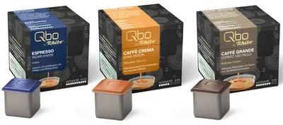 Produktbild von Tchibo Qbo Kräftig Premium Kaffeekapseln, 81 Stück, 3x27 Kapseln in Würfelform, verschiedene kraftvolle Kaffeesorten, aromaversiegelt, nachhaltig, aus 70% nachwachsenden Rohstoffen¹, Kaffeegenuss Set