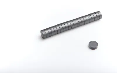 Produktbild von Ferrit Magnet Zylinder  12 x 4 mm 500 Stück F30, Extrem stark, Magnettafeln, Kühlschränke, Whiteboards, DIY