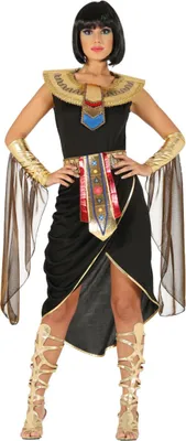 A woman wearing an Egyptian queen costume.