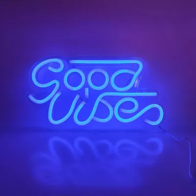 Obrázok produktu pre NEON LED svetlo, dekoratívne nástenné svetlo, logo Good Vibes modré, cca 33 x 18 x 2 cm