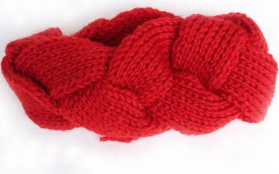 Produktbild von Warmes, gestricktes Stirnband in Rot für den Winter, dezent modernes Design