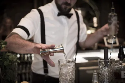 Productafbeelding van Bar Maat - Cocktail Jigger - Cocktails Maken - Dubbelzijdig Meten - 1-4 cl - Antiek Koper