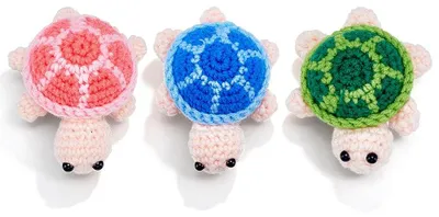 3 handgehäkelte Schildkröten, 3 Farben, 87x64x45 mm, Wolle