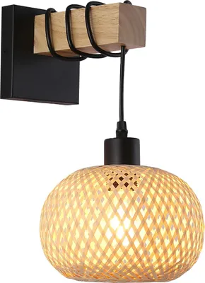 Produktbild von Wandleuchte mit Halterung aus Naturholz und hängendem Korbschirm, schwarzer Metallsockel, E27-Fassung für Wohnzimmerflur