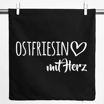 Produktbild von Huuraa Kissenbezug Ostfriesin mit Herz 40x40cm Black Baumwolle Dekokissenbezug Geschenkidee