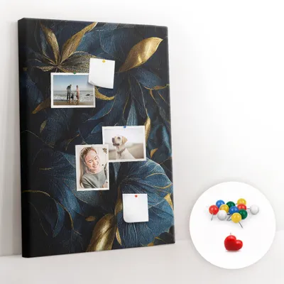 Obrázek produktu pro Korková nástěnka s kolíčky - Tabule s kolíky pro fotografie a poznámky - 70x100 cm - Připínáčky barevné 100 kusů - Tmavé květinové