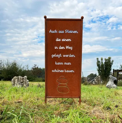 Produktbild von Edelrost Sichtschutz mit Spruch Steine 112 cm x 42 cm Paravent zum Stecken Gartenschild Schild Gartenstecker Gartendeko Wetterfest Rost Metall