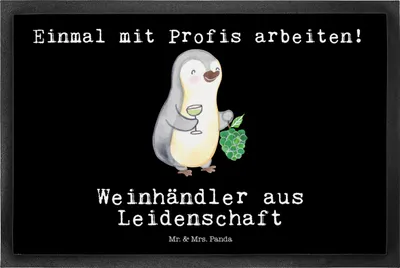 Produktbild von Mr. & Mrs. Panda Schmutzmatte Weinhändler Leidenschaft 50 x 75 cm - Schwarz - Geschenk, Bodenvorleger, Eingangsmatte, Fußabstreifer, Schmutzfangmatte, teppichmatte
