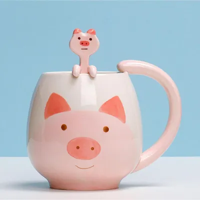 Zdjęcie produktu dla Filiżanka cappuccino w kształcie świnki, wykonana z ceramiki, z łyżeczką