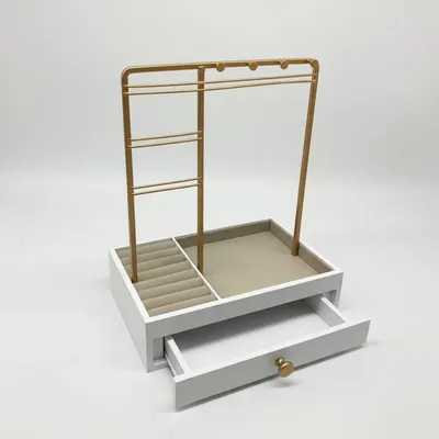 Image de Support à bijoux et boîte à bijoux en or avec tiroir - 29 cm