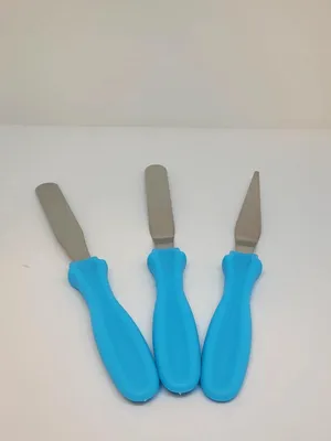 Produktbild von Jumada's - Spachtel - Palettenmesser - gebogen - Kuchendekoration - Fondant - Farbe Blau ist gebogener Spatel - Palettenmesser - Kuchendekoration - Fondant - blaue Farbe