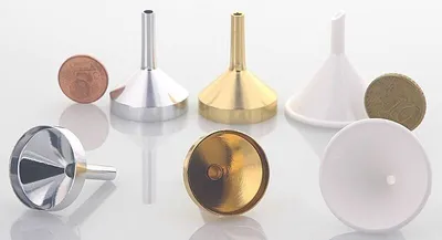 Produktbild von Mini Metall Gold Parfümtrichter, kleiner Trichter 3 cm zum umfüllen