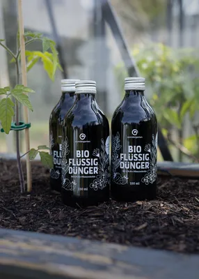 Produktbild von Wundergarten Flüssigdünger - 100% pflanzlicher Volldünger mit Pflanzenkohle