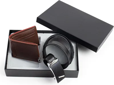 Immagine prodotto di Set regalo da uomo - realizzato in ecopelle, cintura nera con fibbia in metallo (lunghezza 110 cm) e portafoglio marrone