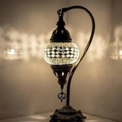 Produktbild von Türkische Tischlampe mit 12 cm Mosaikglas in Weiß – Orientalische Lampe für stimmungsvolle Beleuchtung