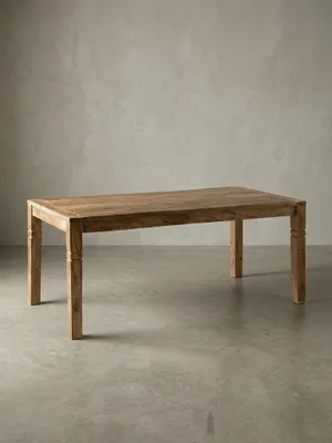 Rechteckiger Esstisch aus massivem Mangoholz in der Frontansicht. Der 120x70x76 cm große Küchentisch im mediterranen Landhausstil zeigt warme braune Farbtöne auf weißem Hintergrund._#sku_SAFWL5.078#