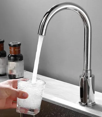 Produktbild von Berührungsloser Waschbeckenhahn Automatischer Infrarotsensor-Wasserhahn Kalt- und Warmwasser-Waschbeckenhahn Deckmontage