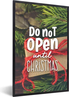 Produktbild von MuchoWow® Gerahmtes Poster Sprichwörter - Zitate - 'Nicht vor Weihnachten öffnen' 60x90 cm - Poster mit Schwarzem Bilderrahmen Wandposter Rahmen Foto Bilder - Kunst