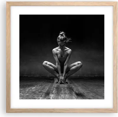 Produktbild von Gerahmtes Poster - Rahmen in heller Eiche - Tänzerin Frau Ballerina - 40x40 cm - Wand Bild - Wanddeko - Wandbilder - Kunstposter - Wandposter - Bilderrahmen - Bilder - Kunstdruck - P2NAC40x40-4925
