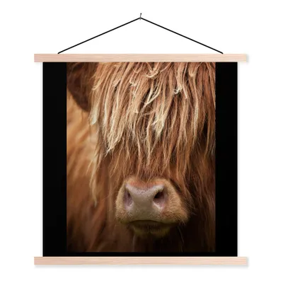 Produktbild von MuchoWow® Textilposter Schottische Highlander-Kuh - Nahaufnahme 120x160 cm mit holzfarbenen Rahmen - Plakatkarton
