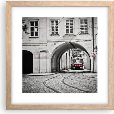 Produktbild von Gerahmtes Poster - Rahmen in heller Eiche - Tschechisch Straßenbahn Prag - 30x30 cm - Wand Bild - Wanddeko - Wandbilder - Wandposter - Bilderrahmen - Bilder - Kunstdruck - Wandbild - P2NAC30x30-4193