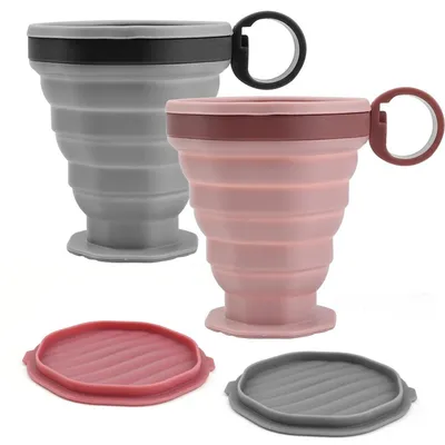 Image de Lot de 2 gobelets pliables en silicone de 220 ml, sans BPA, rose et gris. Gobelets de voyage portables avec couvercle