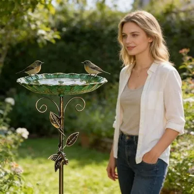 Produktbild von 76 cm hohes Vogelbad mit Wasserschale und Erdspieß für Park, Landschaft, Rasen, Garten und Außenbereich