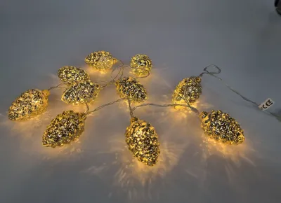 Obrázek produktu pro LED pohádková světýlka na borovicové šišky - 110 cm - vánoční dekorace osvětlení 10 šišek zlatá